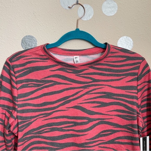 bp. Waffle-knit Thermal Zebra Striped Long Sleeve Red Tango Top w/ Ruffled Cuffs - Picture 4 of 5